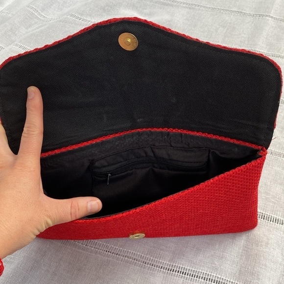American Vintage red woven clutch. - Picture 7 of 11